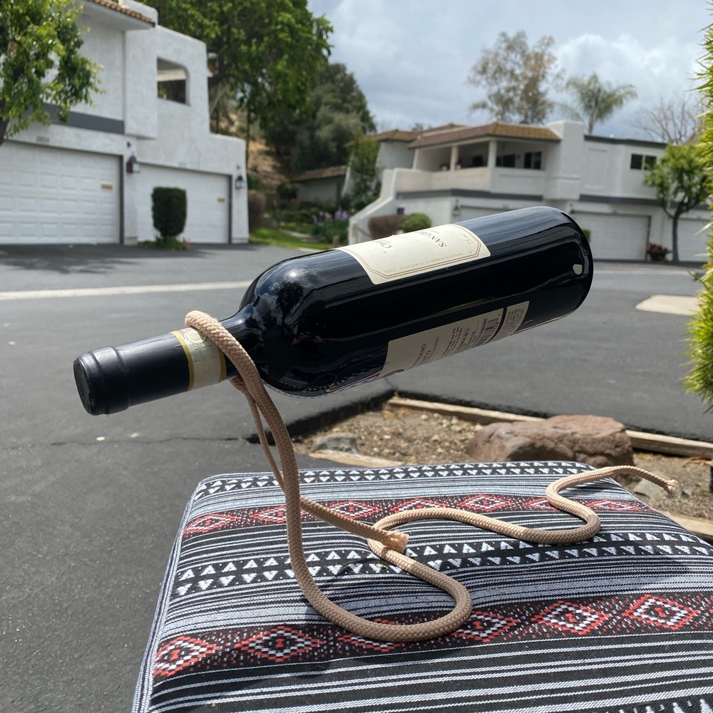 Magic Rope Wine Bottle Stand